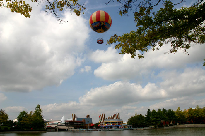Balloon DisneyLand Park 19 Aug 2011 (Photo by Gil Dekel) (48)
