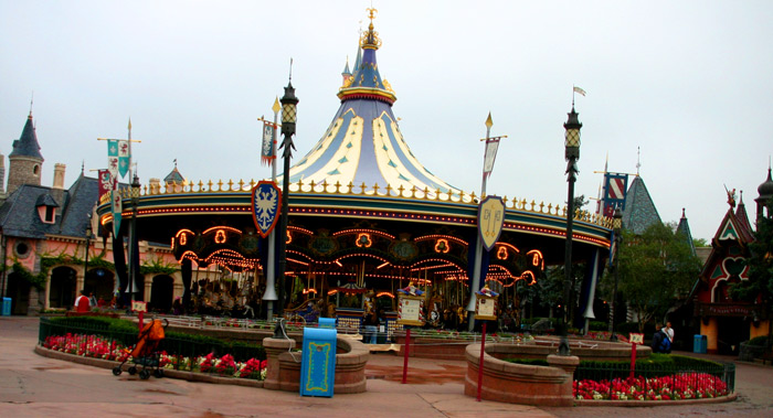 Carousel  DisneyLand-Park-19-Aug-2011 (photo by Gil Dekel)