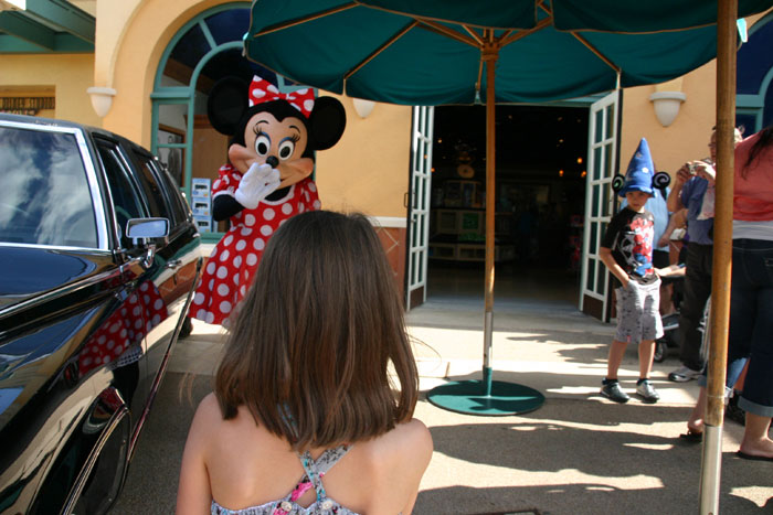Minnie Mouse DisneyLand Park 19 Aug 2011 (Photo by Gil Dekel) (64)
