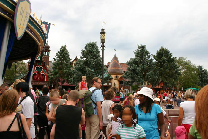 Overcrowded DisneyLand Park 17 Aug 2011 (Photo by Gil Dekel)