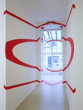 Felice Varini - Two Circles Corridor (OFFV)