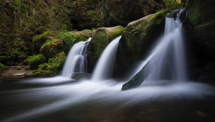 waterfall oldskool photography Unsplash