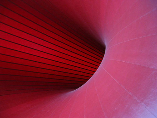 Figure 96: Anish Kapoor, Marsyas (2002, PVC and steel installation.) Installation view: Tate, London, 2002-2003. Photo by Flickr’s nahtanoj. Permission to use image obtained from the photographer and Tate Filming Manager, Chris Webster.